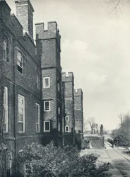 El frente este del colegio, 1926