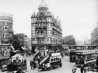 El Elefante y el Castillo, Londres, 1926-1927