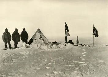 El campamento más al sur después de una tormenta de nieve de sesenta horas, febrero de 1909
