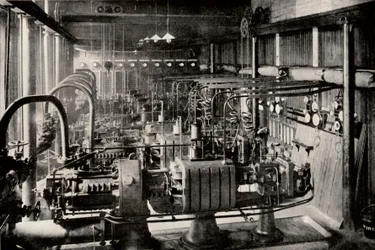La primera estación generadora turboeléctrica de Parsons, c. 1916