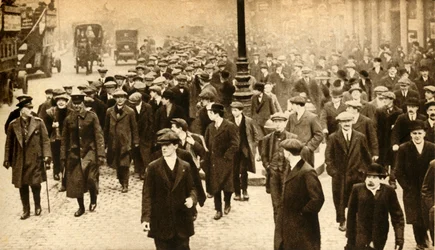 El Batallón de Futbolistas, Londres, Primera Guerra Mundial, 1914-1918, 1933