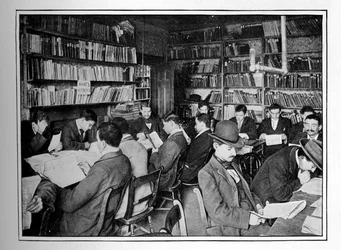 La Biblioteca Rusa Libre y sala de lectura, 15 Whitechapel Road, Stepney, Londres, c1901