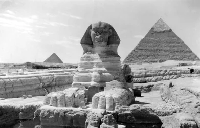 La Gran Esfinge de Giza, Egipto, mayo de 1949