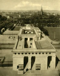 El Monumento a los Héroes, Viena, Austria, c1935