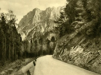 El Hochtor, Johnsbach, Parque Nacional Gesäuse, Estiria, Austria, hacia 1935.