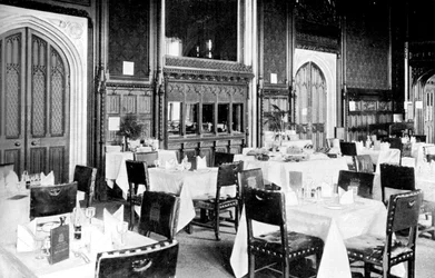 El comedor de la Cámara de los Comunes, Palacio de Westminster, Londres, c1905