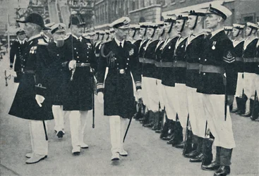 El rey inaugurando la Semana de la Marina en Portsmouth, c. 1935, 1937