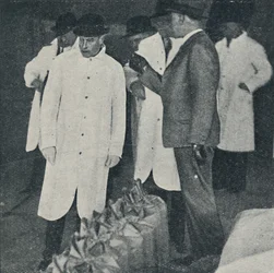 El interés del rey en la industria, c. 1933, 1937