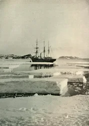El muelle de desembarco destruido, c1908
