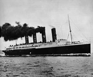 El Lusitania a toda velocidad, 1915