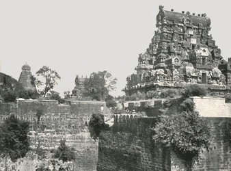 El Foso y el Fuerte, Tanjore, India, 1895