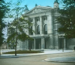 El Teatro Nacional, Christiania, Oslo, Noruega, de finales del siglo XIX a principios del siglo XX.