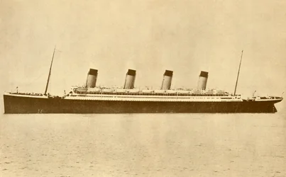 El Olympic White Star Line en el mar