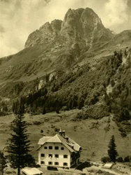 El Paso Plocken en la cordillera de los Alpes Cárnicos, Austria, c. 1935