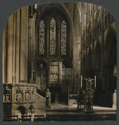 El púlpito y el coro de la Catedral de Truro, Inglaterra