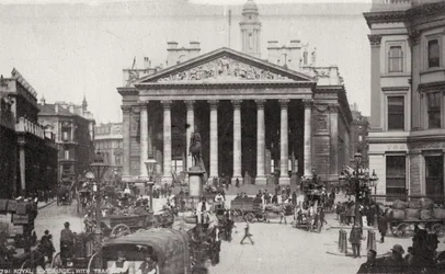 La Bolsa Real, Londres, finales del siglo XIX o principios del siglo XX