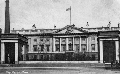 La Real Casa de la Moneda, Tower Hill, Londres, principios del siglo XX