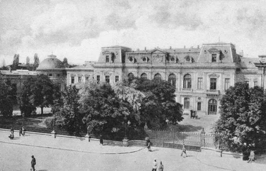 El Palacio Real en Bucarest, Rumania, principios del siglo XX