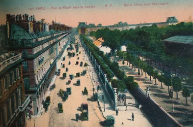 La Rue de Rivoli mirando hacia el Louvre, París, c1920