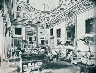 El Salón, Avington, c1908