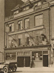 La Taberna del Tigre en Tower Hill, c1935