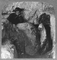La Tumba de Cristo, mostrando la Piedra, c. 1900