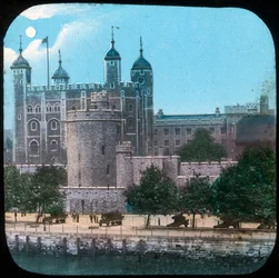 La Torre de Londres de noche, finales del siglo XIX o principios del XX