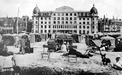 El Palacio de Trouville, Trouville, Francia, c1920s