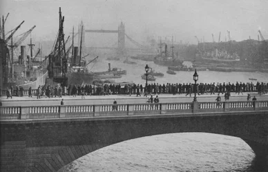 La piscina superior desde el Puente de Londres, una de las secciones más concurridas del Puerto de Londres