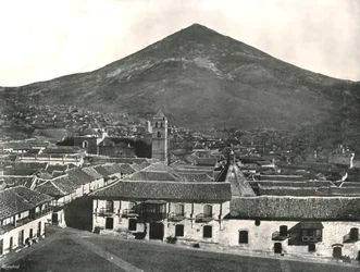 La ciudad y la montaña, Potosí, Bolivia, 1895