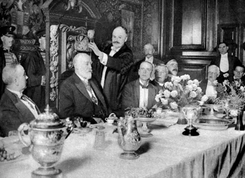La coronación del maestro del Gremio de Cintureros, Londres, 1926-1927