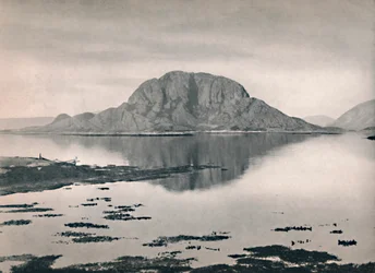 La isla de Torghatten, 1914