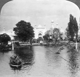 El lago en la Exposición del Imperio Británico, Wembley, Londres, c1925