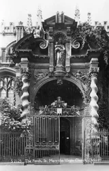 El pórtico de la Iglesia de Santa María la Virgen, Oxford, Oxfordshire, principios del siglo XX