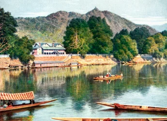 El río Jhelum y el club en Srinagar, India, principios del siglo XX
