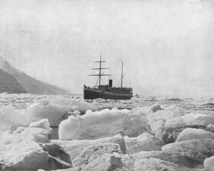 El vapor Queen, Glacier Bay, Alaska, EE.UU., c1900