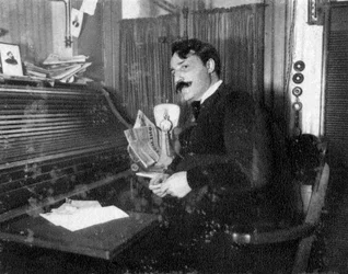 Théodore Botrel, cantautor francés, 1911