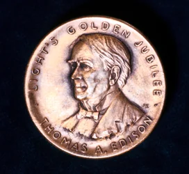 Thomas Alva Edison, físico e inventor americano, 1929
