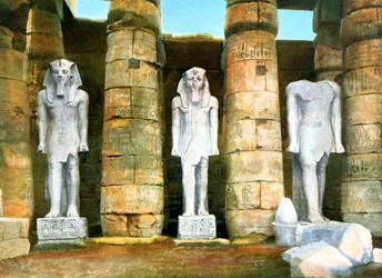 Tres estatuas de Ramsés II, Luxor, Egipto, siglo XX