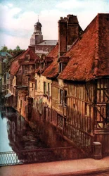 Casas de madera junto al Pont de Caen en Caudebec-en-Caux, Normandía, Francia, c1930s