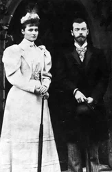 La zarina Alexandra Feodorovna y el zar Nicolás II de Rusia, c. 1900