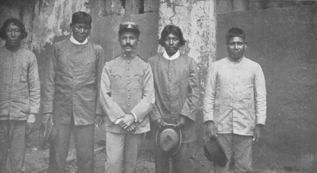 Indios Tymbiras del estado de Maranhão. Teniente Pedro Dantas y sus intérpretes, 1914