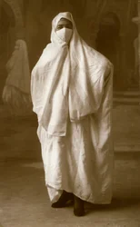 Mujer velada, Argel, Argelia, 1943