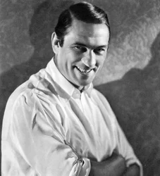 Victor McLaglen, boxeador y actor británico, 1934-1935