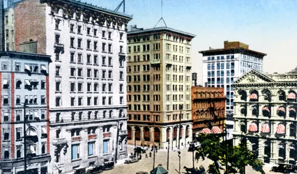 Plaza Victoria, Calle St James, Montreal, Canadá