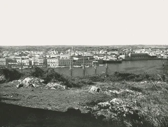 Vista a través de la bahía, La Habana, Cuba