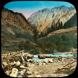 Vista entre Sonamarg y Baltal, Cachemira, India, finales del siglo XIX o principios del siglo XX