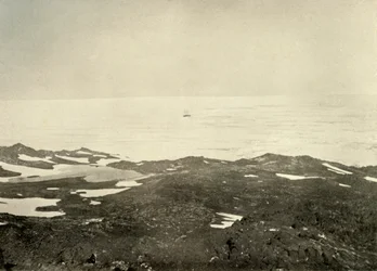Vista desde High Hill...El barco en Loose Pack, c.1908, 1909