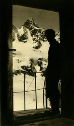 Vista del Schattenspitze en los Alpes de Silvretta - Wiesbadener Hütte, Partenen, Austria, hacia 1935