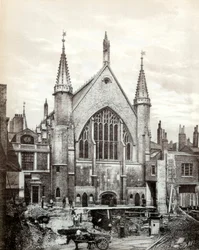Vista del extremo este de Guildhall y la Antigua Biblioteca, Ciudad de Londres, 1886